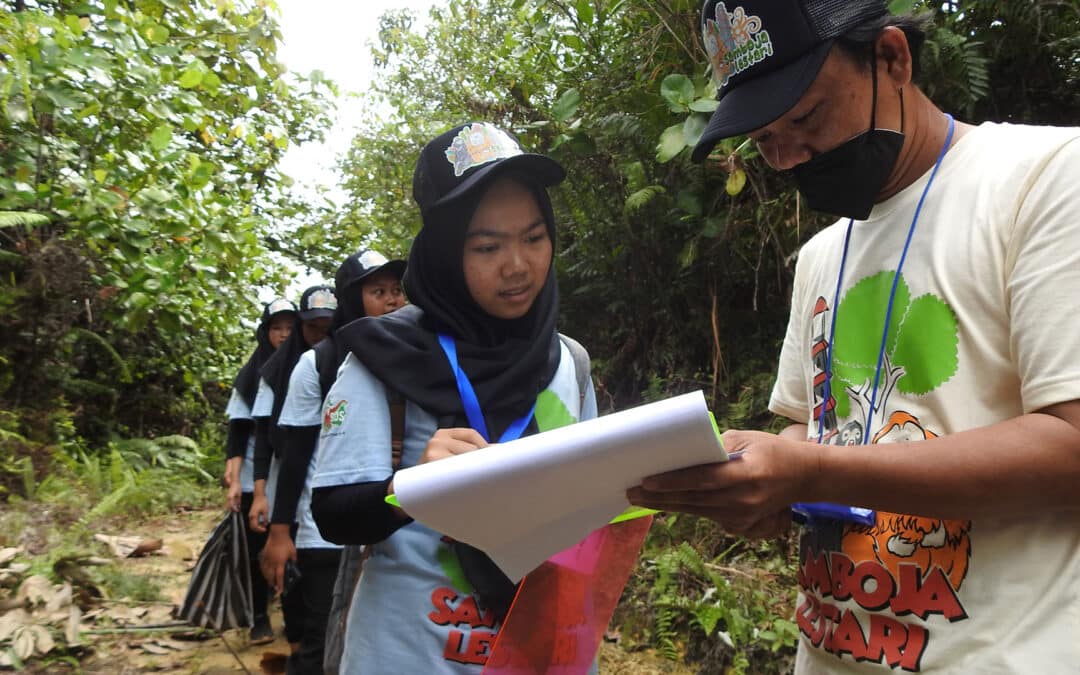 „Lintas Alam“: Quer­feldein für Umwelt­bil­dung und Orang-Utan-Schutz